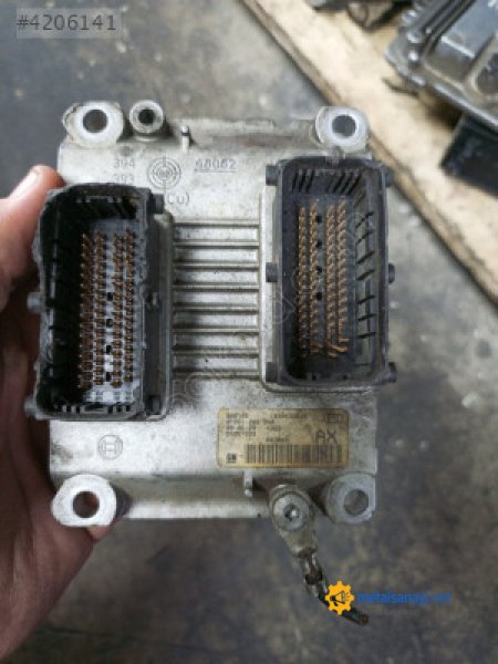 OPEL CORSA 1.2 XEP AX MOTOR BEYNİ 55557933 0261 208 940