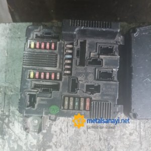 Renault megan 2 sigortakutusu